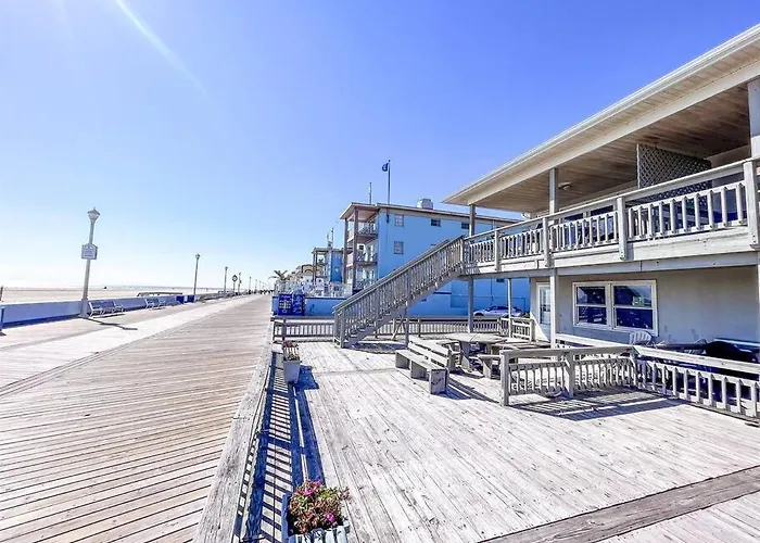 Holiday home Ocean Front * Boardwalk * Private Balcony