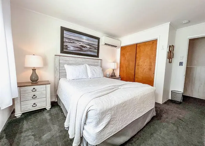 Holiday home Ocean Front * Boardwalk * Private Balcony