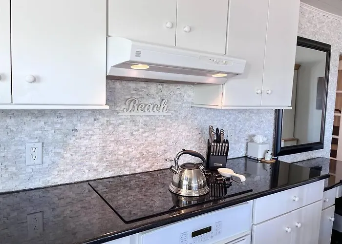 Holiday home Ocean Front * Boardwalk * Private Balcony *