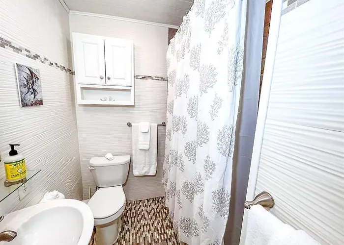 Holiday home Ocean Front * Boardwalk * Private Balcony *