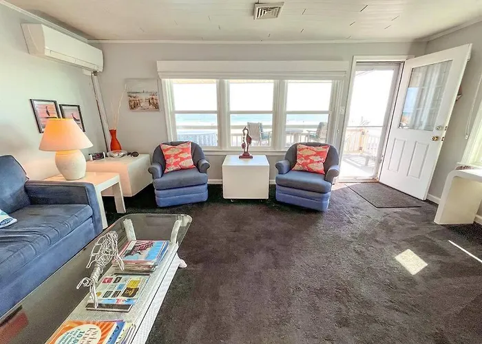 Holiday home Ocean Front * Boardwalk * Private Balcony *